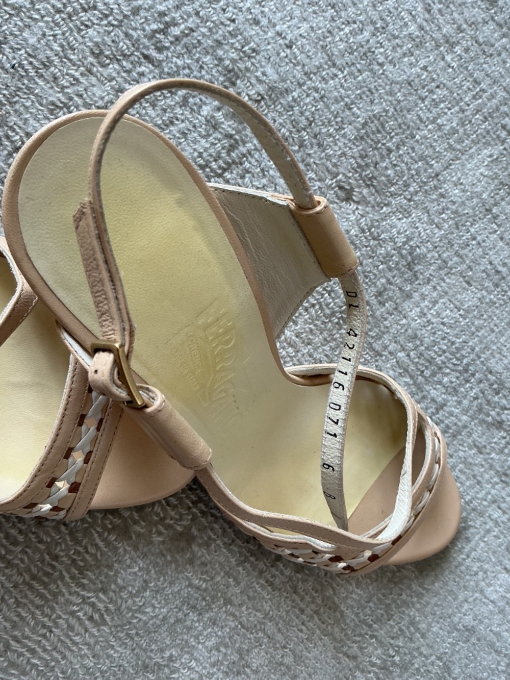 FERRAGAMO Beige Woven Strappy Slingbacks Wooden Heels Size 6 - Picture 4 of 5